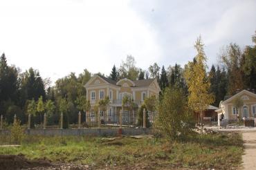 Поселок имеет единую концепцию застройки